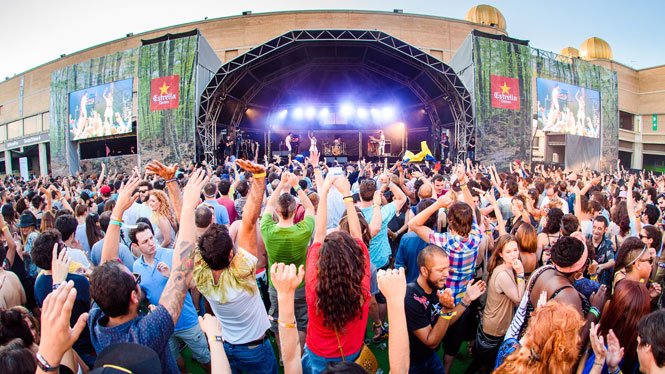 thisis_bcn_EN's tweet photo. STARTS TODAY! 

#Music and technology, creativity and the avant-garde: are you ready for a new @SonarFestival? 🎚️🎶 https://t.co/6SS9PFFzWr https://t.co/9LcuxUSn2L