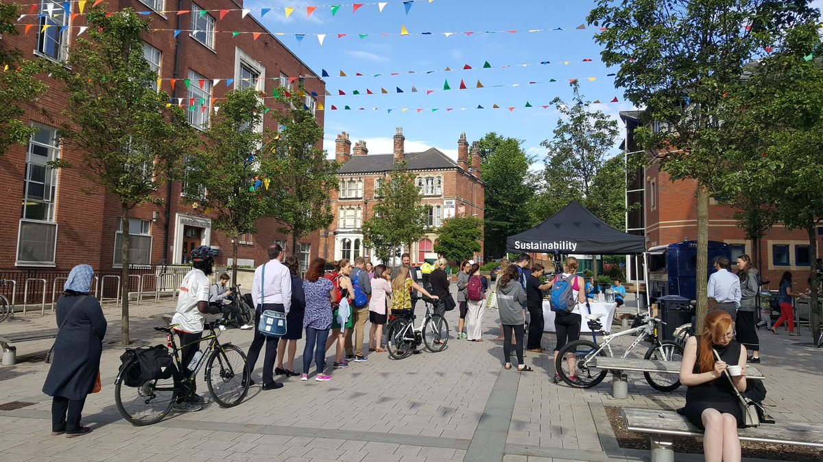 AnaMarvellous's tweet image. Beautiful day to walk or cycle in support of #NationalCleanAirDay &amp;amp; there is free breakfast for all @UniversityLeeds green commuters!