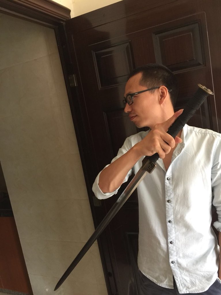师无右 tweet media