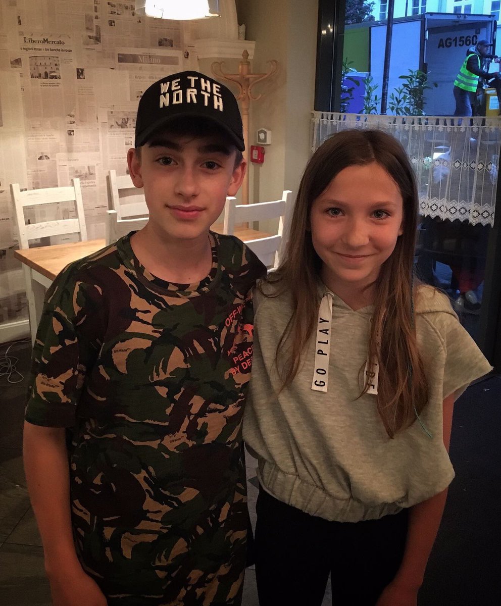 NajlepszaT's tweet photo. @johnnyorlando ❤️❤️❤️ Meeting i restaurant 💗 #Thanks https://t.co/rQvFdwzEwn