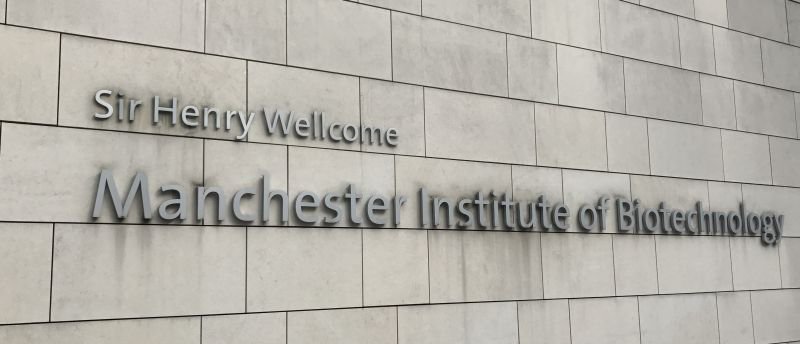 GavinHThomas's tweet photo. Day 2 of #TOPCAPI meeting at @SYNBIOCHEM. Building still looking good as new @wellcometrust @BBSRC @UoMMIB &amp; just bumped into @dbkell https://t.co/QqFFH4gG7H
