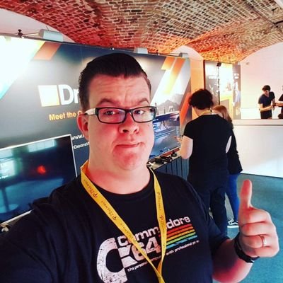 At #ComicCon London we talk #Youtubers embracing #360film &amp; #VR with <a href="/ThisIsActionMan/">Dan Sheridan</a> of @nDreamsVR <a href="/AltspaceVR/">AltspaceVR</a> bit.ly/digitaljam119