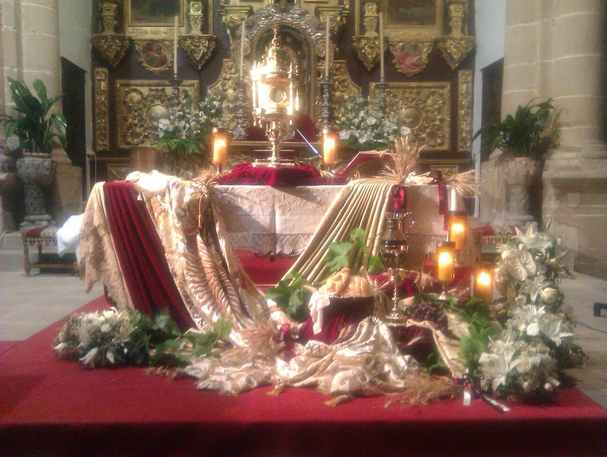 MengibarCofrade's tweet photo. Segundo día de triduo https://t.co/I3VHd45jUL