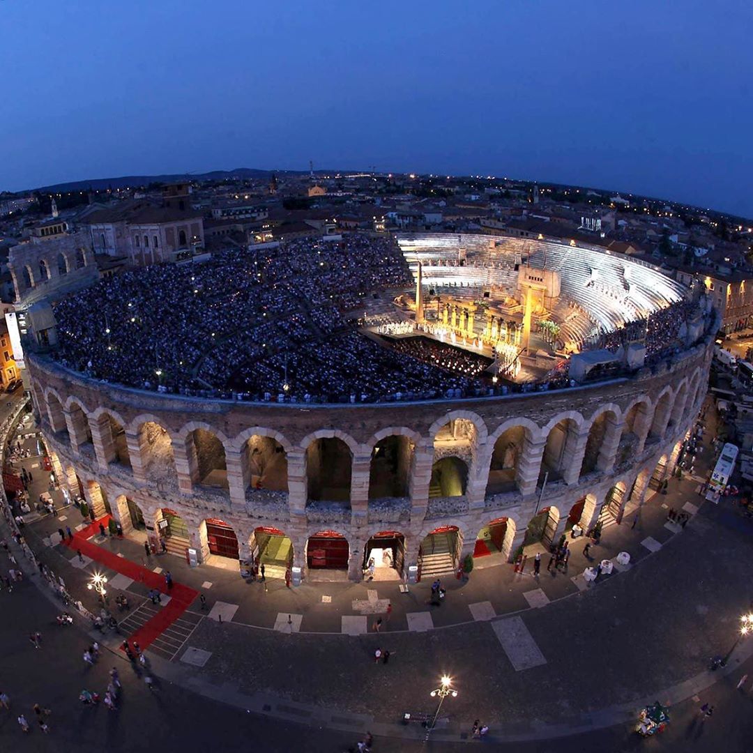 Italia's tweet image. La magia dell'#opera all'@arenaverona, a partire dal 23/6
bit.ly/arenaoperafest…
@TurismoVeneto Pic: instagram.com/arenadiverona