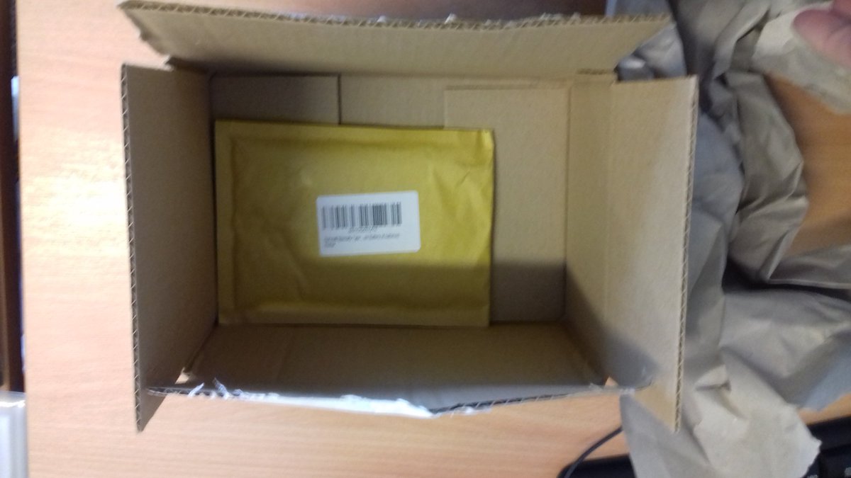 jus111's tweet photo. Amazon posted an envelope 😧 #amazonpacking https://t.co/cPCNvJJhJd
