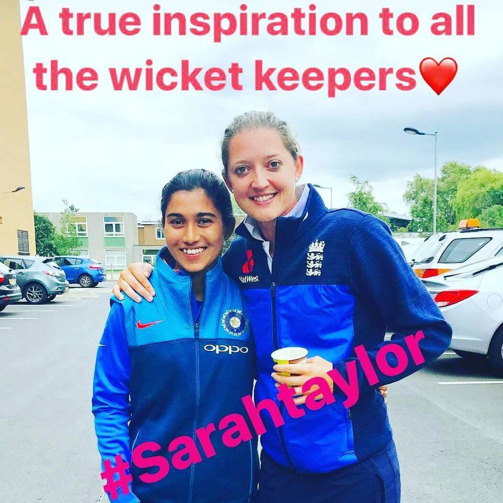 imfemalecricket's tweet photo. When @786nuz Nuzhat met her idol Sarah Taylor in England. 😘😍
#wicketkeeper #femalecricket #cricket #blue #england🇬🇧 #uk #love #thisclick #c… https://t.co/KYX6MWtHFw