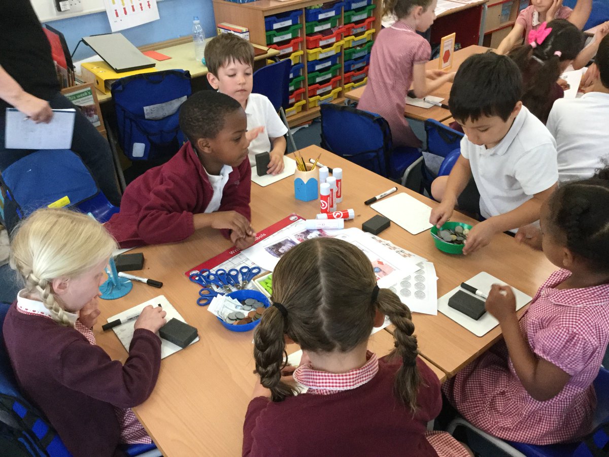 ThamesideSch's tweet photo. YBS exploring money with Mrs Greenaway #YBStps #mathstps #nolimits https://t.co/wtn1lE9K8W