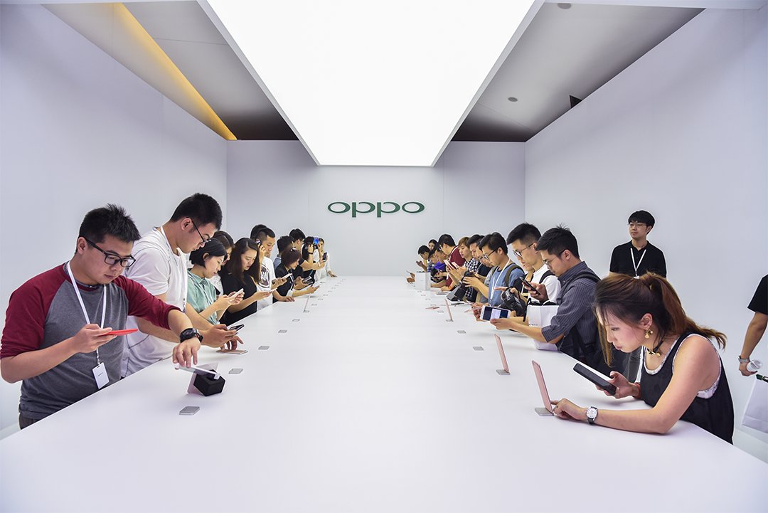 APAXEVENT's tweet photo. A press conference for the new OPPO R11 smartphone launch created by APAX took place on June 9, 2017, in Shenzhen. @oppo https://t.co/hlyoBigAoe