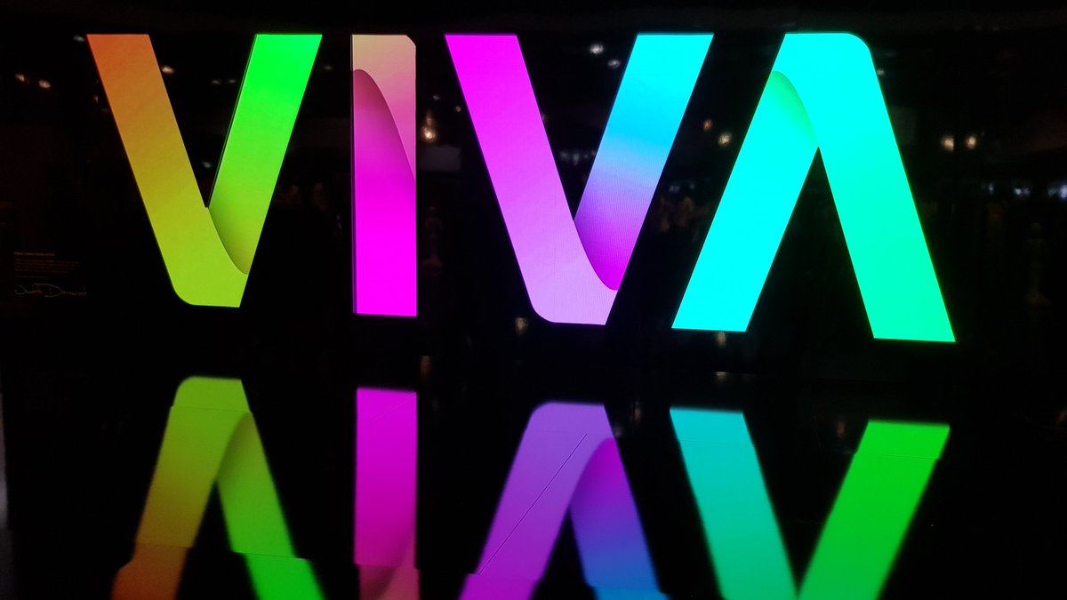 France24_fr's tweet photo. 👍 Le rendez-vous mondial dédié à l'innovation @VivaTech  🇫🇷 est à suivre pendant 3 jours avec @Sylvain_Mornet &amp; @TechF24 #VivaTech https://t.co/WahfqUoVjG
