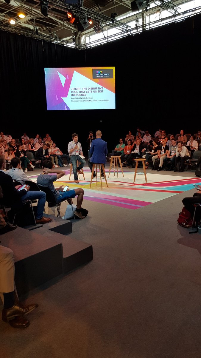 France24_fr's tweet photo. 👍 Le rendez-vous mondial dédié à l'innovation @VivaTech  🇫🇷 est à suivre pendant 3 jours avec @Sylvain_Mornet &amp; @TechF24 #VivaTech https://t.co/WahfqUoVjG