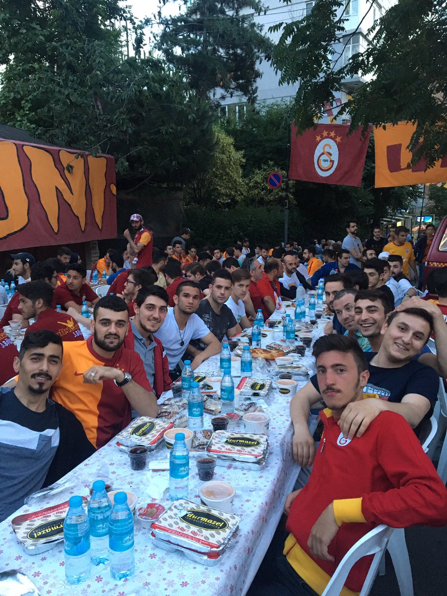 BİZ BİR AİLEYİZ KENETLENDİKÇE BÜYÜYEN . EMEĞİ GEÇEN HERKESTEN ALLAH RAZI OLSUN. Yasaşın  Tam Bağımsız ultrAslan !