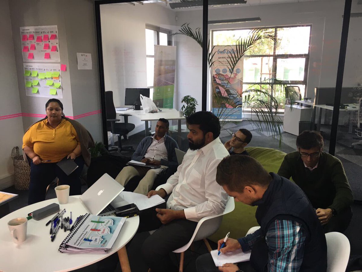 FSAT_Labs's tweet photo. Fantastic workshop this morning on social media and Influential marketing : the Marketing Power of Word of Mouth. Thanks @stefrogo ! 👌 https://t.co/EETUZvZ5TF