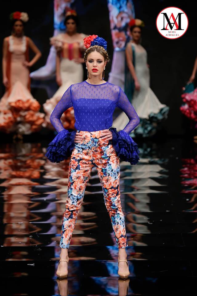 Moda_Andaluza's tweet photo. Diseño de Sara de Benítez colección "Raices" en #simof2017 https://t.co/Rygnk3UCGI #modaandaluza #modaenandalucia #andaluciaestademoda https://t.co/qG5N02Xbzg