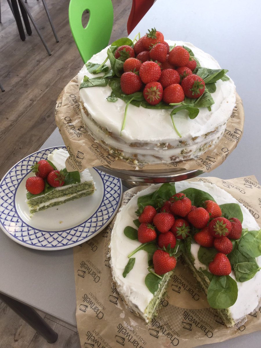 SekKeane3's tweet photo. @LRGSFood Eatvibrantly Spinach &amp; Strawberry Cake #chartwellsind https://t.co/Zm3IPGza6V