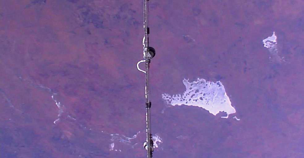 __oort__'s tweet photo. 1,000km S of Darwin #Australia 🇦🇺 https://t.co/yqt2IRw5Ac https://t.co/YRPvAkNdp5