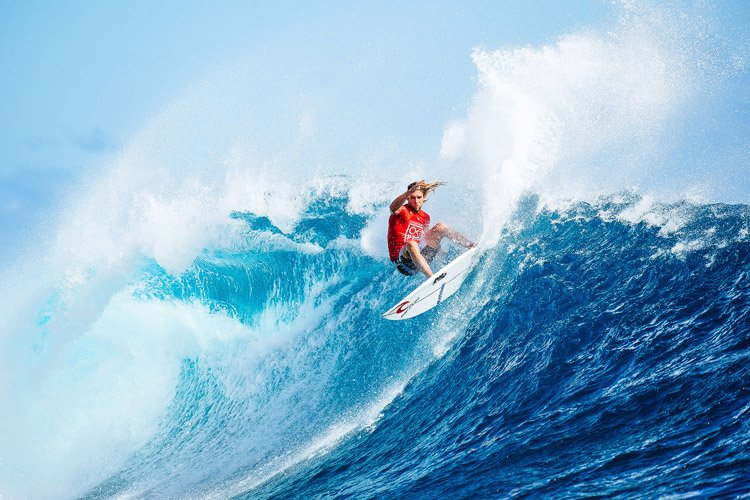 surfertoday's tweet image. &amp;gt; @mattwilko8 conquers the 2017 Outerknown Fiji Pro
goo.gl/hKIJu9
#mattwilkinson #okfijipro #surfing