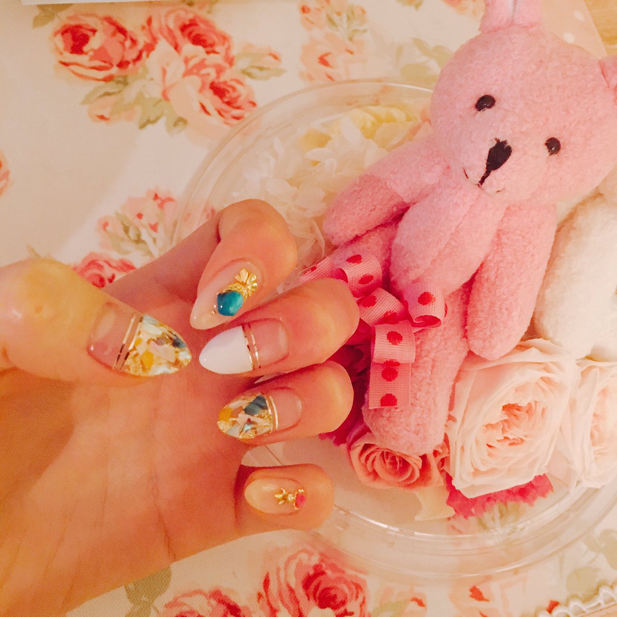 0115Miu's tweet photo. ネイル変えてきたよー💅😇💘💘💘
中道さんのお店CANVASへ👀🍀❤️
今回もうますぎる｡･ﾟ(´□｀)ﾟ･｡
センスいいーっ😭😭❤️
中道さんありがとお😇💞💞💞 https://t.co/vVnWOQpR7H
