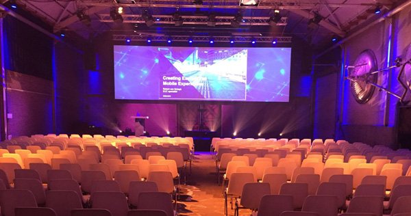 Om 11.30 uur start de sessie over de werkplek van 2020 van Dennis Barten op Digital transformation Conference. Tot zo in loods 8! #DIGTC2017
