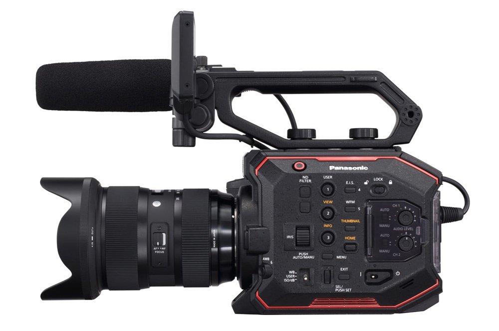 sparkengine's tweet image. The newly announced #Panasonic #EVA1 looks incredible. Anyone seen any rushes from it? #videoproduction #film
fstoppers.com/gear/panasonic…