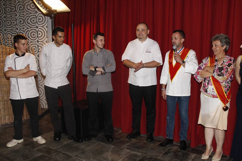 RiberachFr's tweet photo. Belle #ceremonie d'#intronisation #disciplesdescoffier #LaurentLemal #Riberach #disciplesdescoffier #augusteescoffier #France #foodporn https://t.co/9uddlBXacC