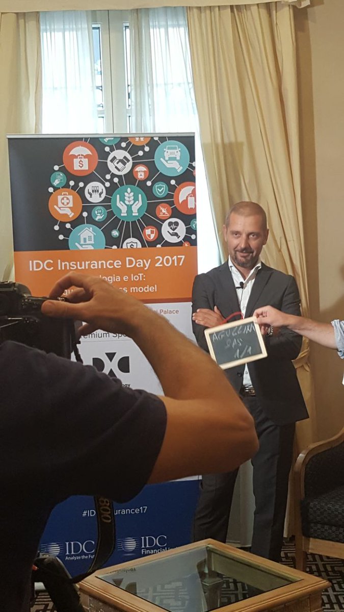 SASitaly's tweet photo. Momento video intervista con @Fede_Aguggini a #IDCInsurance17 https://t.co/d3qZ80yX8Q