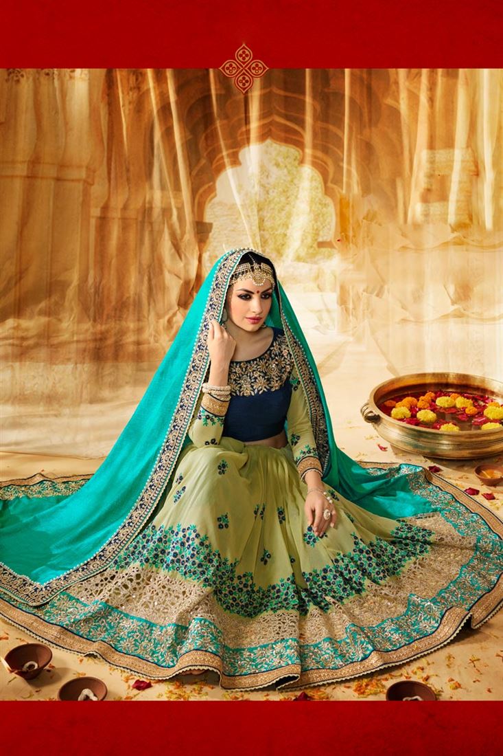 SimpleSarees's tweet photo. #Wedding #Designer #Saree #Embroidery #Design #simplesarees
Buy Now: https://t.co/8riJxeCNRy
Call/WhatsApp On +91 96241 11888 Or DM Us. https://t.co/0oUVzoR2gP
