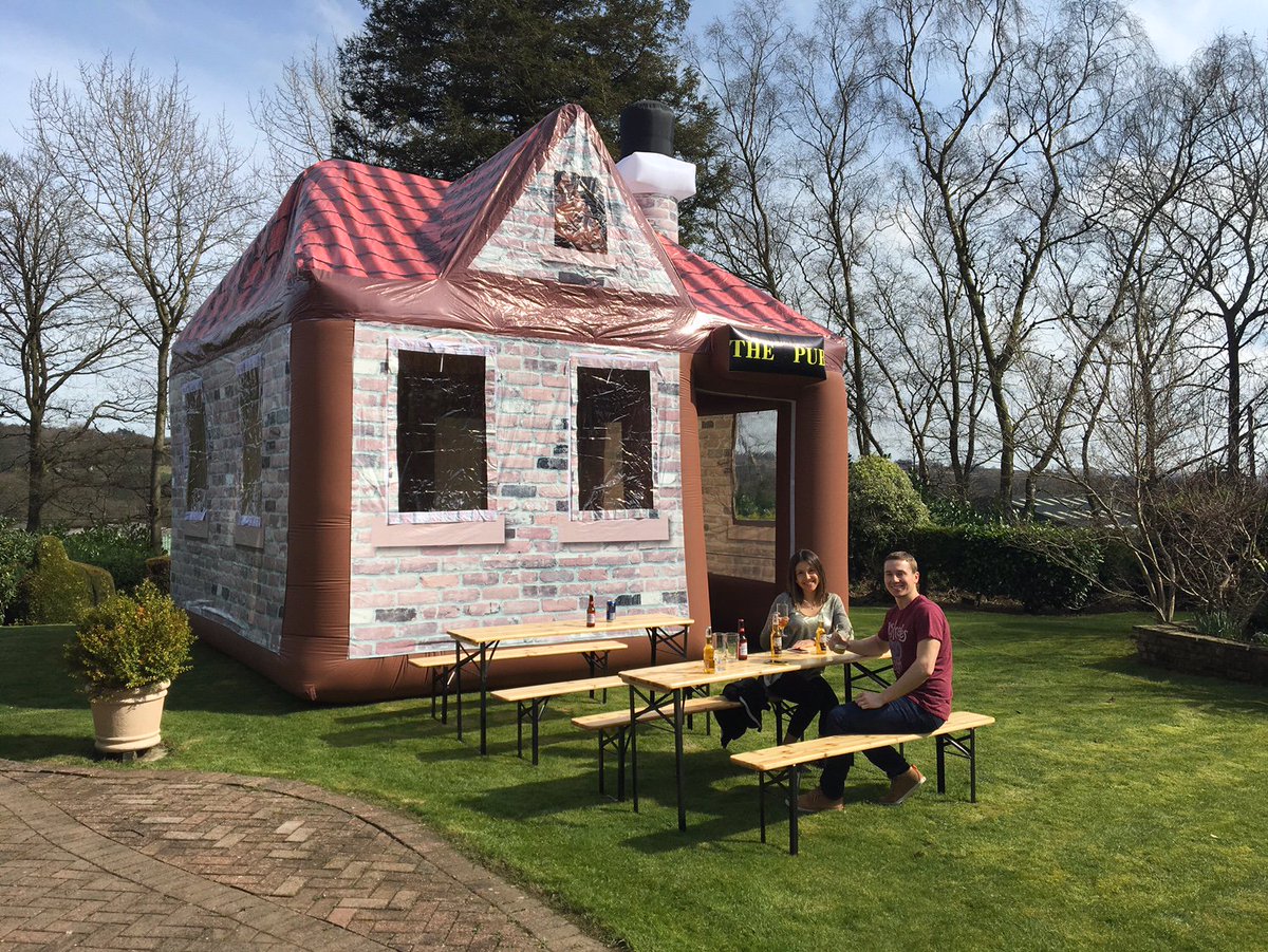 theportablepub's tweet photo. @SoGlosWeddings Have you ever had a wedding that features an Inflatable Pub? #itsgoodtobedifferent https://t.co/k2TsWceuJb https://t.co/aqychx44Jo