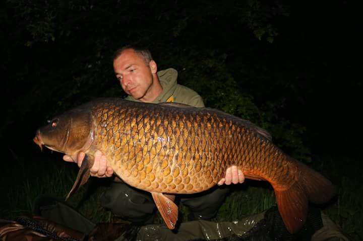 AdvAngSol's tweet photo. Pieter Derks of Netherlands & 2 awesome commons taken on our curve #hooks flouro decsent #fluorocarbon & #leadclips https://t.co/pK4IIzO8sj