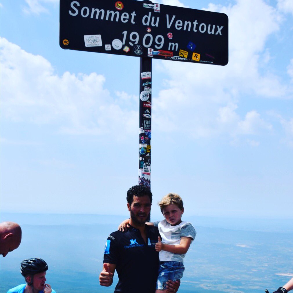Dado_1207's tweet photo. Voetballers zijn mietjes, wielrenners de echte mannen van de sport 😬 #montventoux https://t.co/Tw40GDrIbE