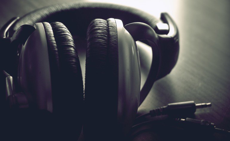 .<a href="/ManMetUni/">Manchester Metropolitan Uni</a> student with a passion for music? @HumanityHallows publishes album and gig reviews. Get involved here humanityhallows.co.uk/work-with-us/