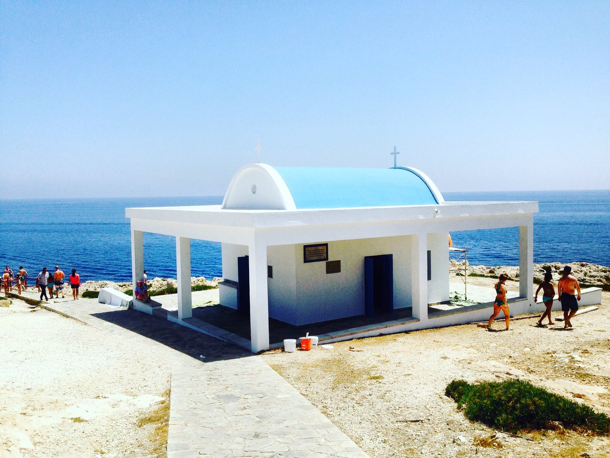 Cyprus_lsland's tweet photo. Ayia Napa, Cyprus 😍☀️🌴🏊😋 https://t.co/YUVLAM1yVZ