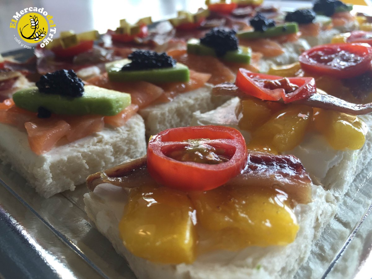 MercadoArroyo's tweet photo. ¿Necesitas despejarte de tanto dulce? ¡Prueba nuestros canapés salados 😋! #Salado #FelizJueves #Canapé #ElMercadodelTrigo https://t.co/Pt6rQrZWnk