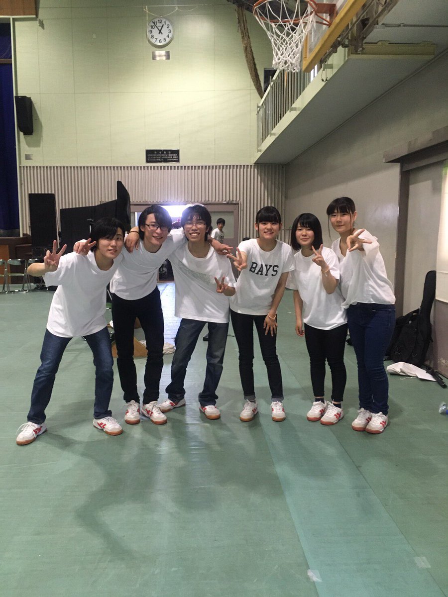 keitaroKB's tweet photo. バンド見に来てくれた方ありがとうございました！😆それからメンバーの皆もお疲れ！最高やったな！✨（笑）
これで高校生最後のバンド！悔いはないわぁ！（笑）
#小田高文化祭
#バンド https://t.co/cr3xHu38QY