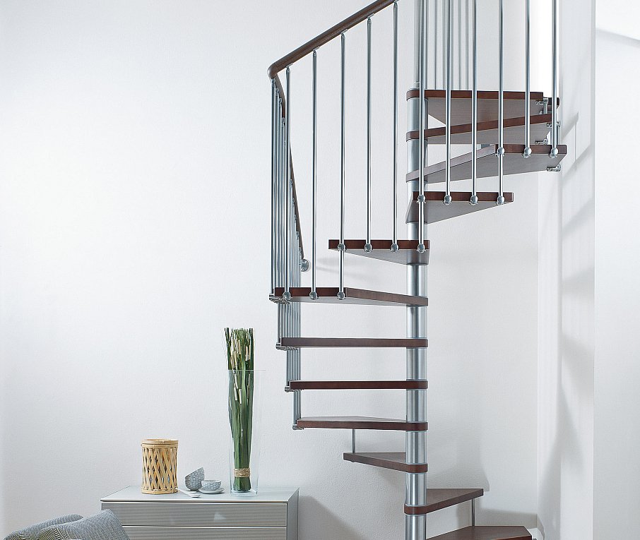 Geef je oude trap een prachtige nieuwe look and feel met allerlei handige accessoires! bit.ly/OudeTrapPimpen