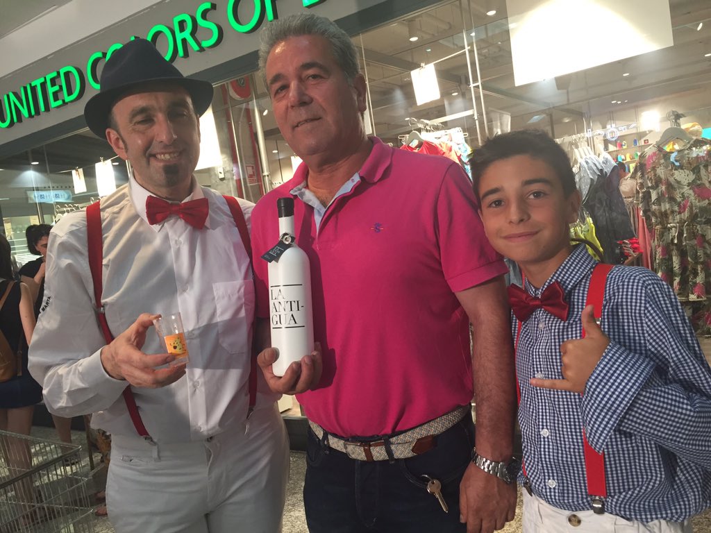 quesoslaantigua's tweet photo. Momentos divertidos que nos dejó #ElTormesCheeseDay, @Teo_maquina y su original presentación #CoctelConQueso  @CCElTormes @fgusal https://t.co/RlIfWtfqXJ