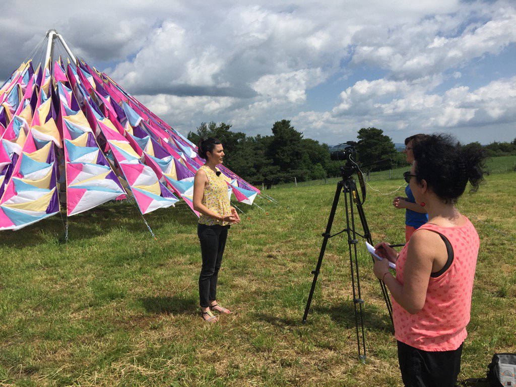 SancyPresse's tweet photo. #Horizons #Sancy en interview pour #LaMontagne 😊 https://t.co/L5EkzXPzpL