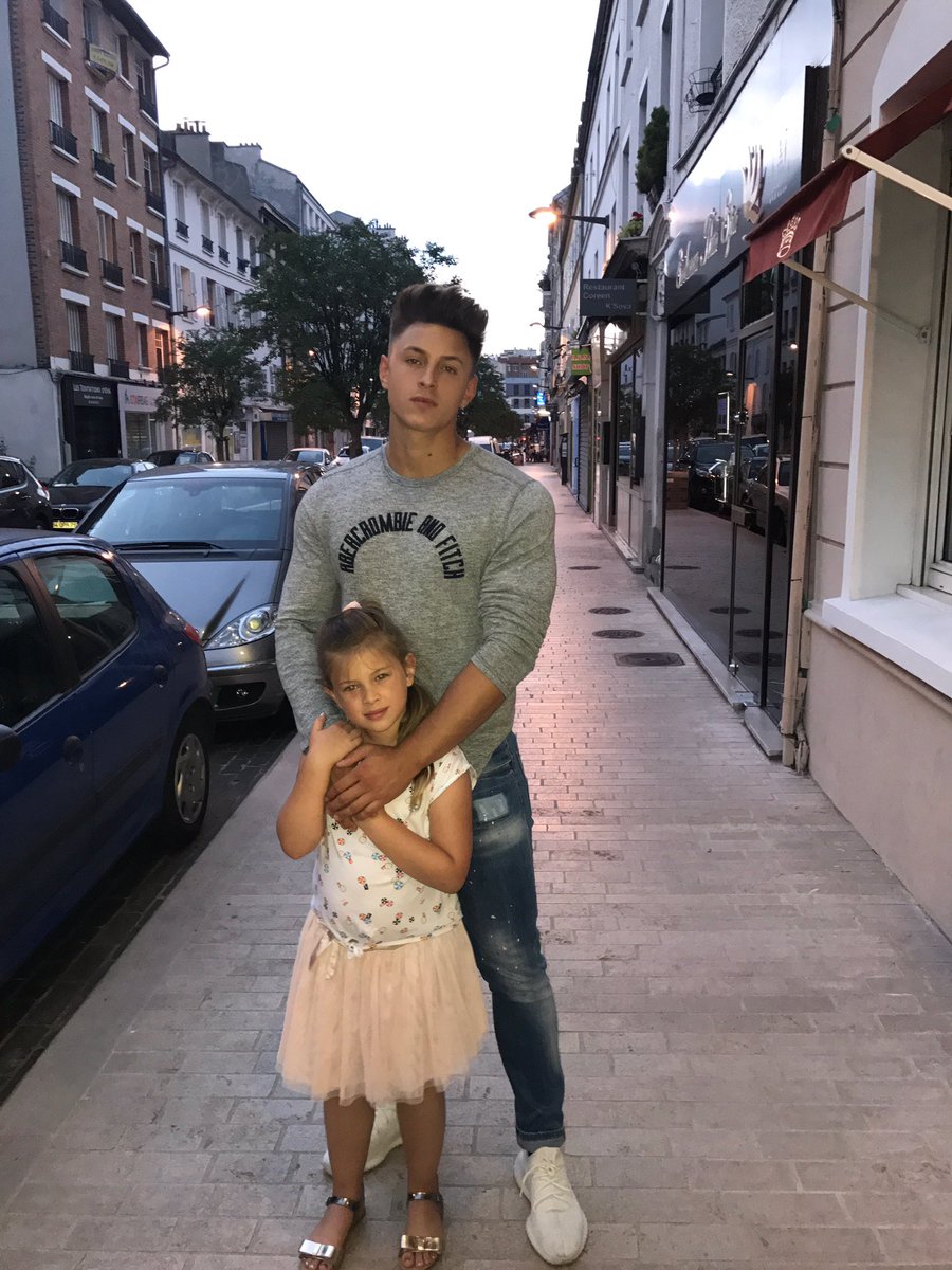 OlteanVld's tweet photo. ❤️sister https://t.co/6ZILbnNKXp