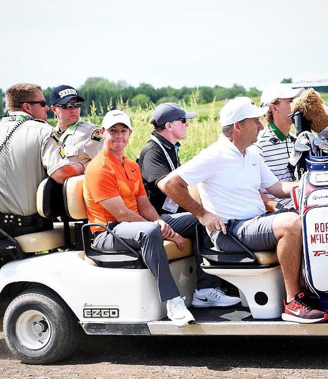 RoryLegion_GC's tweet photo. When you realize the @usopengolf starts today 🙂 #USOpen https://t.co/oTCVFpauh3