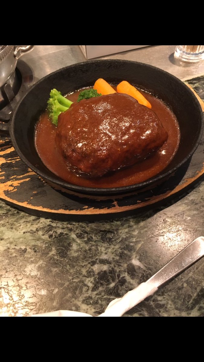 BerACE41akira's tweet photo. このハンバーグとっても美味しい！
しゃぶ舞
（＾Ｏ＾☆♪
#ホスト
#出張ホスト
#エスコート
#関西
#berace
#ベラーチェ
#akira https://t.co/fmKUxOfxiJ