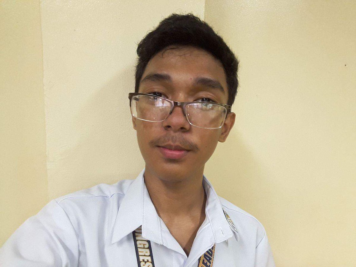 LopezJoshua__'s tweet photo. Baliw, huwag tularan 😏

#Haggardbutselfieislife https://t.co/qVg7s1pBED
