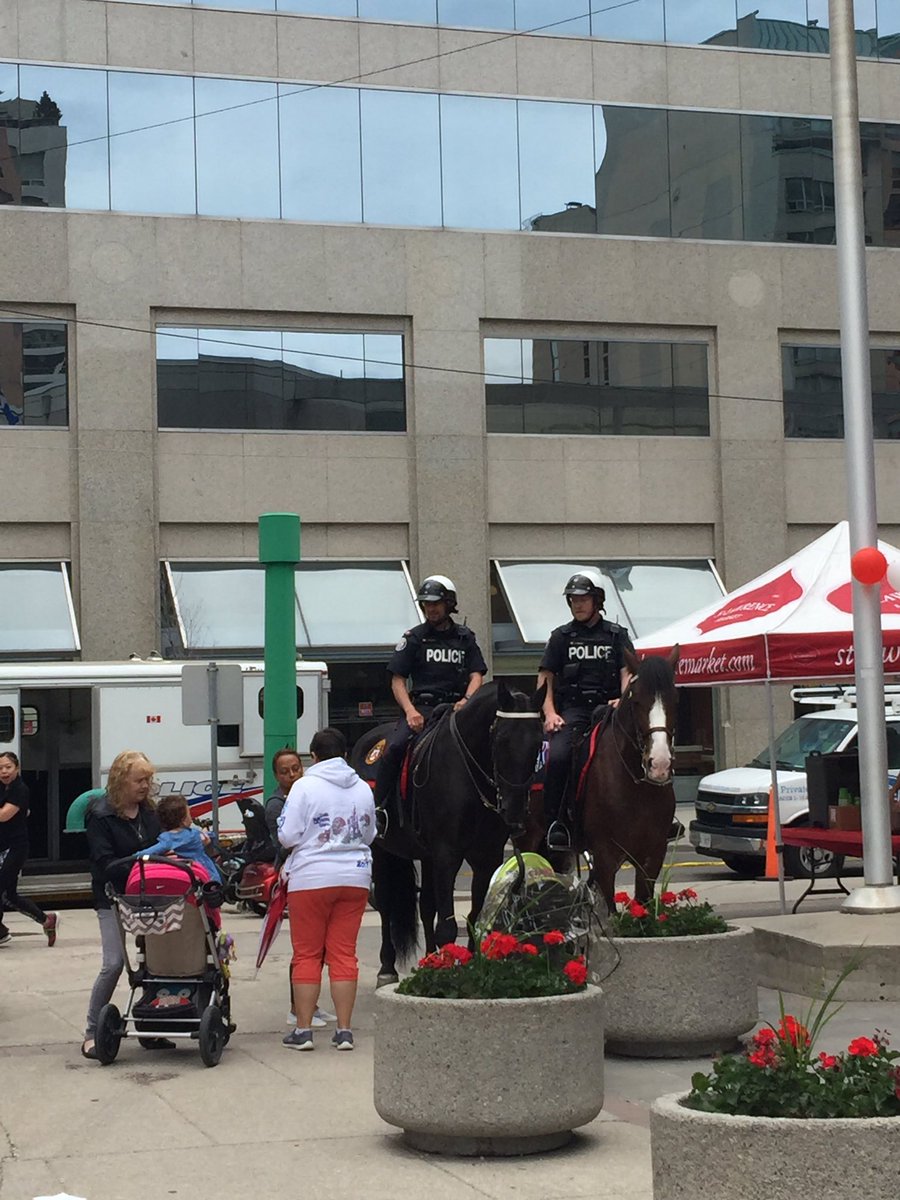 tpsaux52div's tweet photo. Join us for the @TPS52Div BBQ. Come and say hi! Have a hot dog and a burger! https://t.co/Wtxj26VX9I