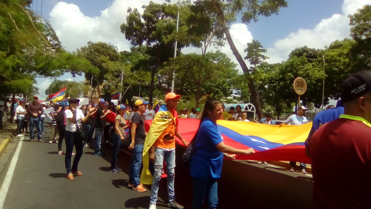 silvia_allenb's tweet photo. #76DiasDeResistencia Monagas marcha #PaLosTribunales. venezolanos quiere es cambió de gobierno no el  #FraudeConstituyenteEsDictadura https://t.co/X8mFkgwowm
