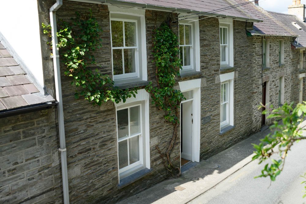 cottagesinwales's tweet photo. New - Rhaiadle, Llangrannog #Ceredigion. Sleeps 6 +2 dogs, 5 mins walk to beach: https://t.co/noKXW72Nuz https://t.co/UWfHOvgx5c