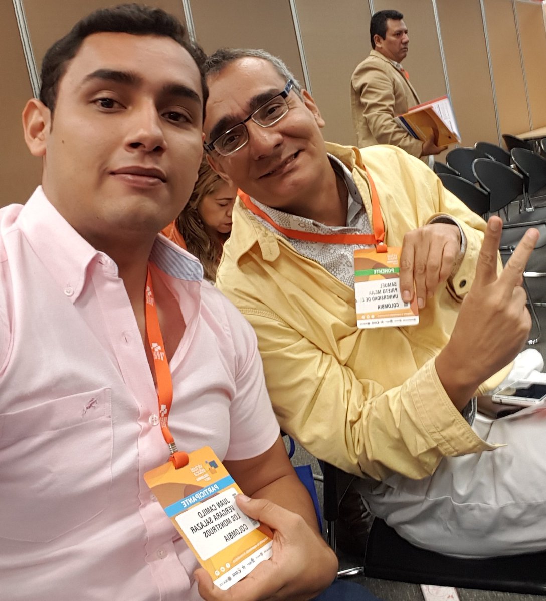 losmonstruosedu's tweet photo. Acompañando a el gran docente @samuelprieto en su charla en #Virtualeduca2017 , un verdadero Monstruo en dinámica de sistemas. https://t.co/STsjGXsQqS
