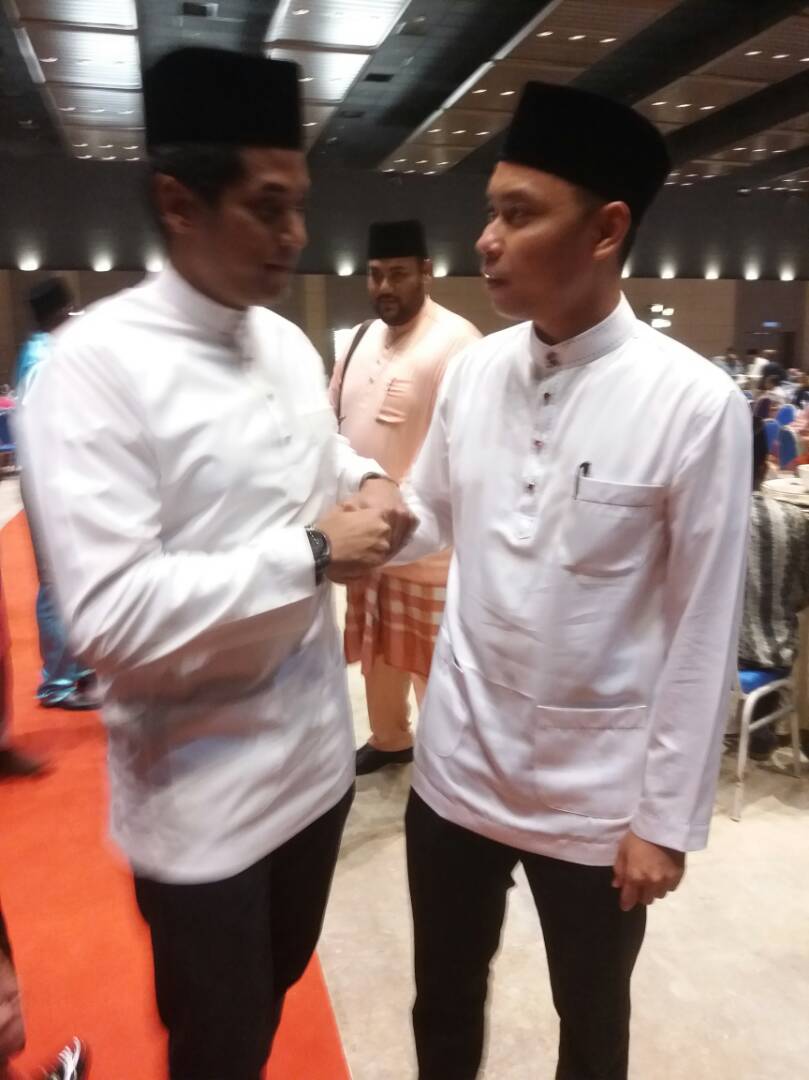 nizam_pb's tweet photo. Alhamdulillah berpeluang berbuka puasa bersama chief @Khairykj . @GB4BMalaysia @GB4BMELAKA1#bergerak #jalanterus #satuhati #bukankernanama https://t.co/Im4zETx0Xy