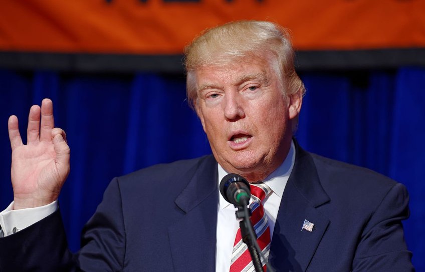 CJR's tweet image. Be sure to check out the new @romanmars podcast on Trump and con law @TrumpConLaw: cjr.org/covering_trump…