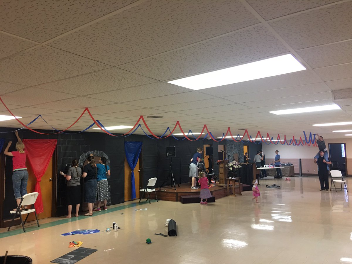 fbcclintonil's tweet photo. VBS decorations are starting to come together! The classrooms are looking great too! We are 4 days away, Register online today! #overthemoat https://t.co/752KccfIQP