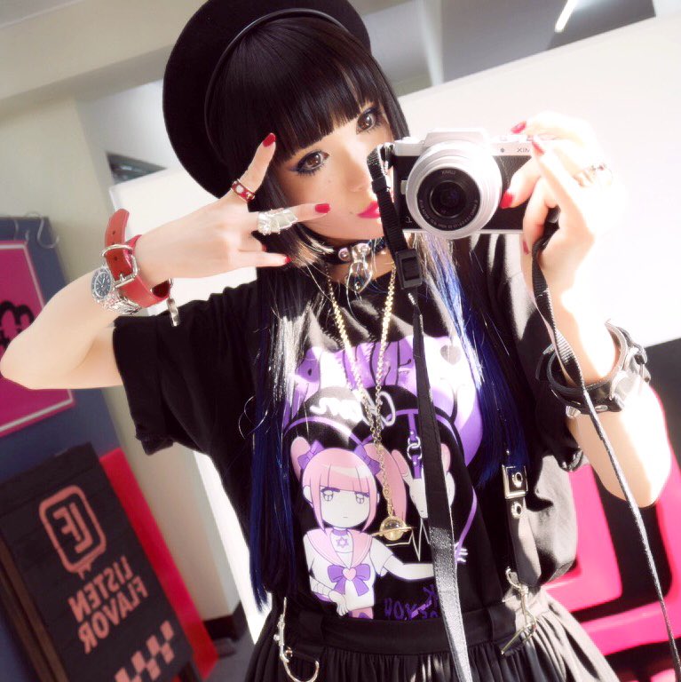 ゆうさん(ListenFlavor) на Твитеру &quot;いえーい！きょうは安定のブラックでモードなメンヘラチャンコーデだよー