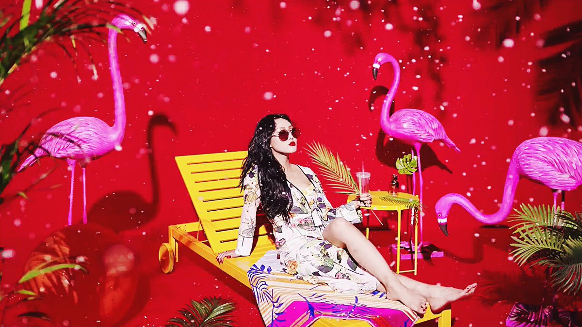 말그대로 진짜 여왕님이네... 레드 이즈 혜진 엔드.... 사랑💋 #마마무 #화사