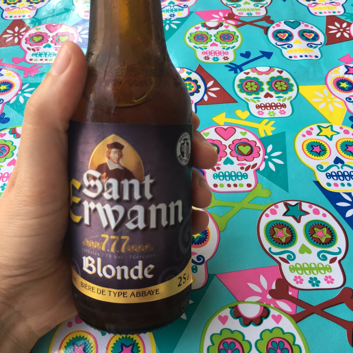 silflo's tweet photo. ¡Saluuuuud con fondo mexicano!
#chelera 🍺 https://t.co/wqjMA24bn0